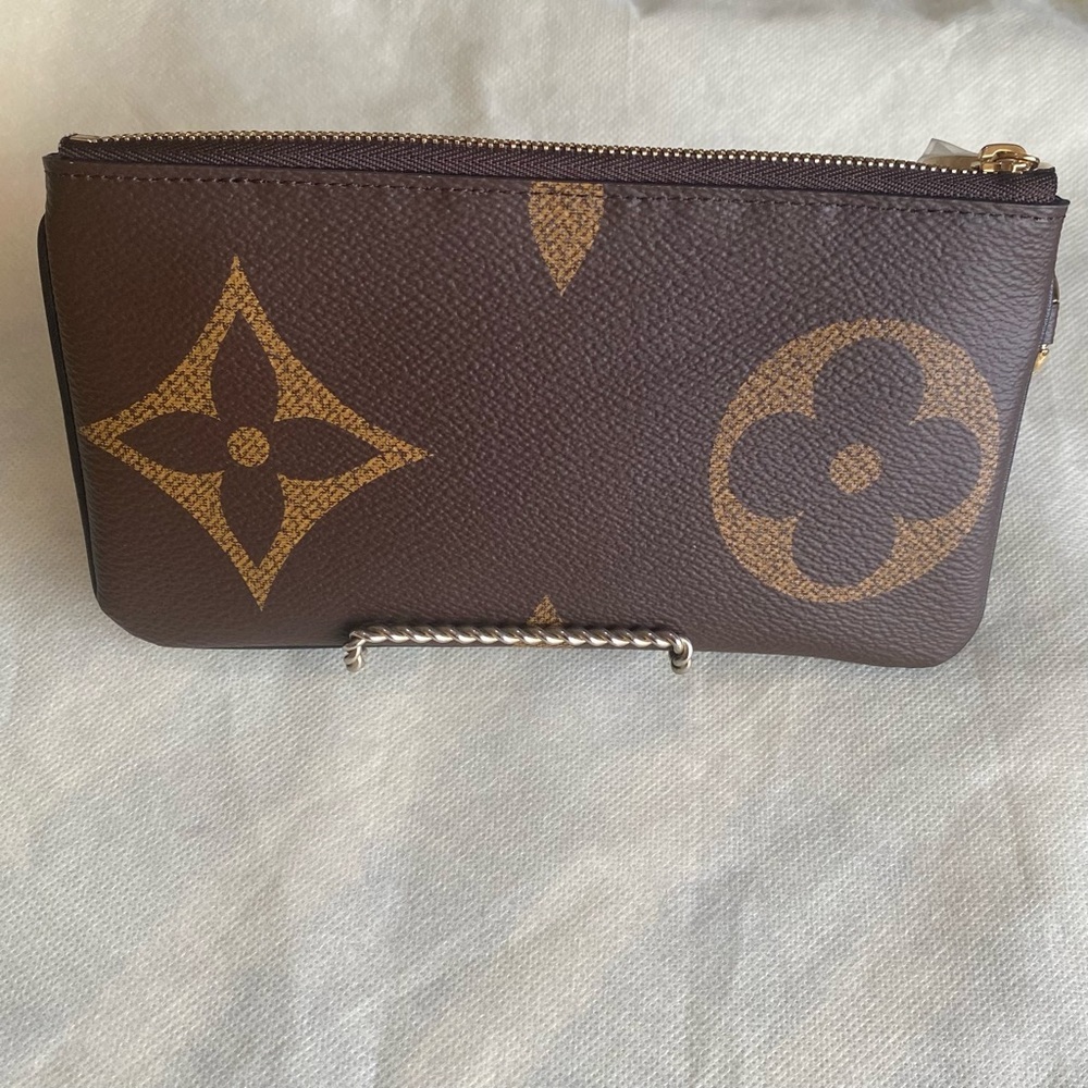 Lv zipper coin purse